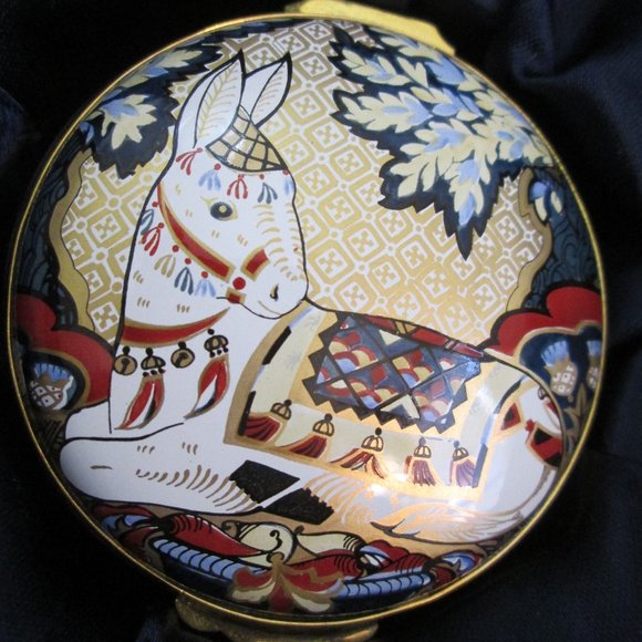 Meet your Posher, WhyteWing by Allison Whyte - Picture 10 of 11